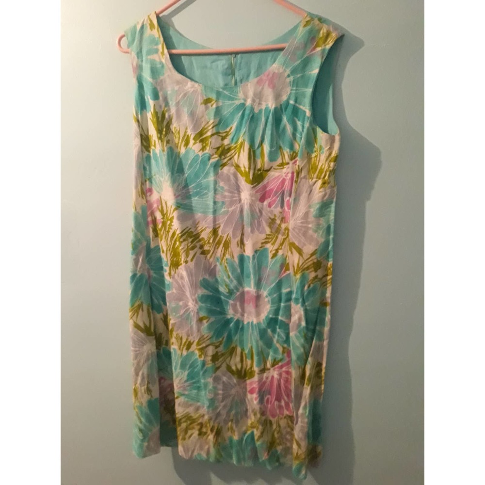 Women"s sleeves dress.
